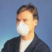 3M Dust respirator with Cool Flow valve (8812) conforming to standard EN149:2001 FFP1